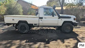 Toyota Land Cruiser 2018 White
