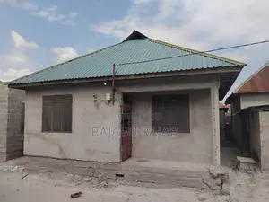 6bdrm Room & Parlour in Chanika for rent