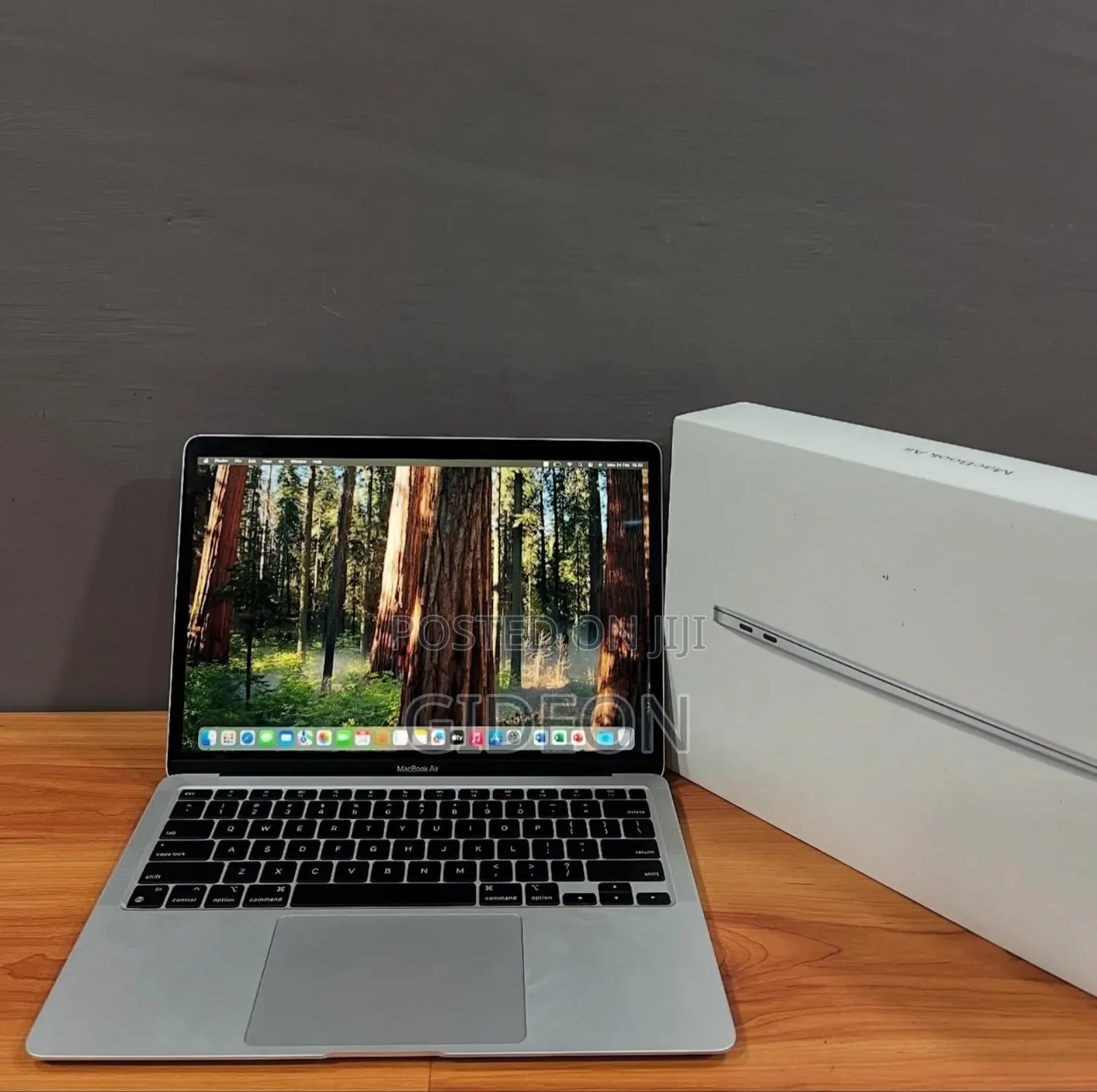 New Laptop Apple MacBook Air 2020 M1 8GB Apple M1 SSD 256GB