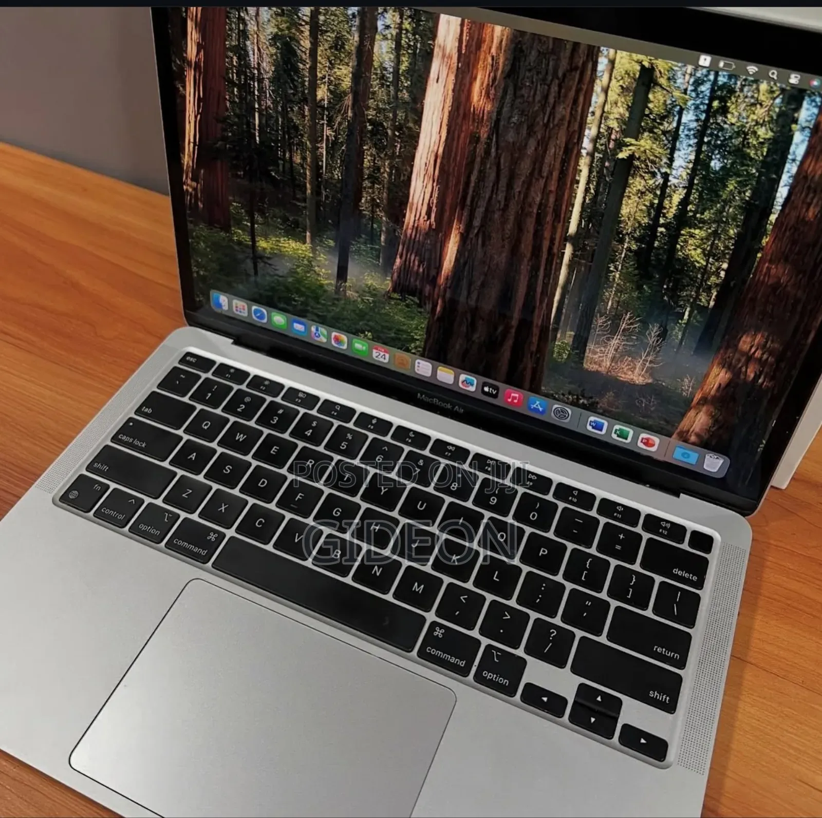 New Laptop Apple MacBook Air 2020 M1 8GB Apple M1 SSD 256GB