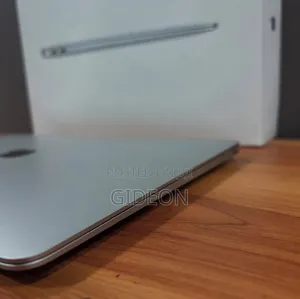 New Laptop Apple MacBook Air 2020 M1 8GB Apple M1 SSD 256GB