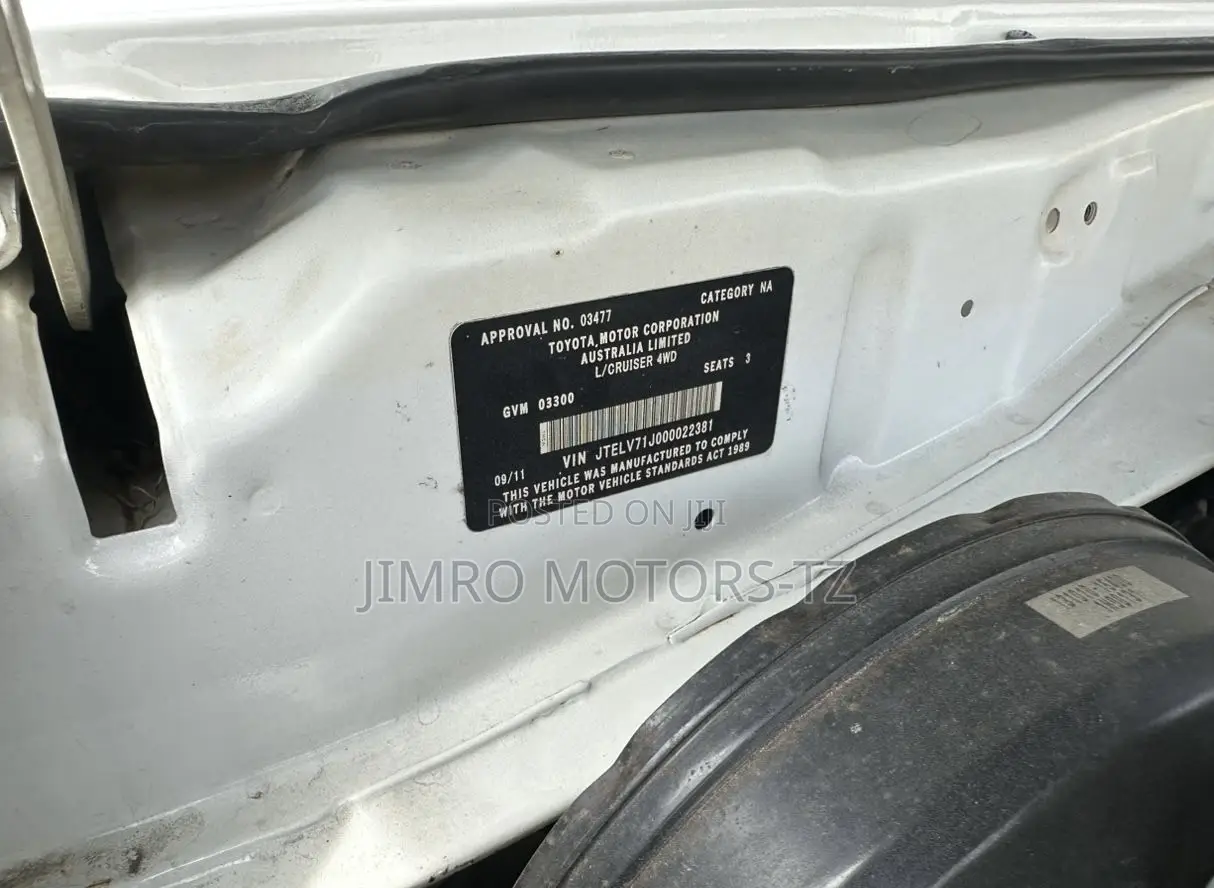 Toyota Land Cruiser 2012 White