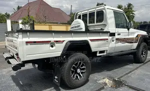 Toyota Land Cruiser 2012 White
