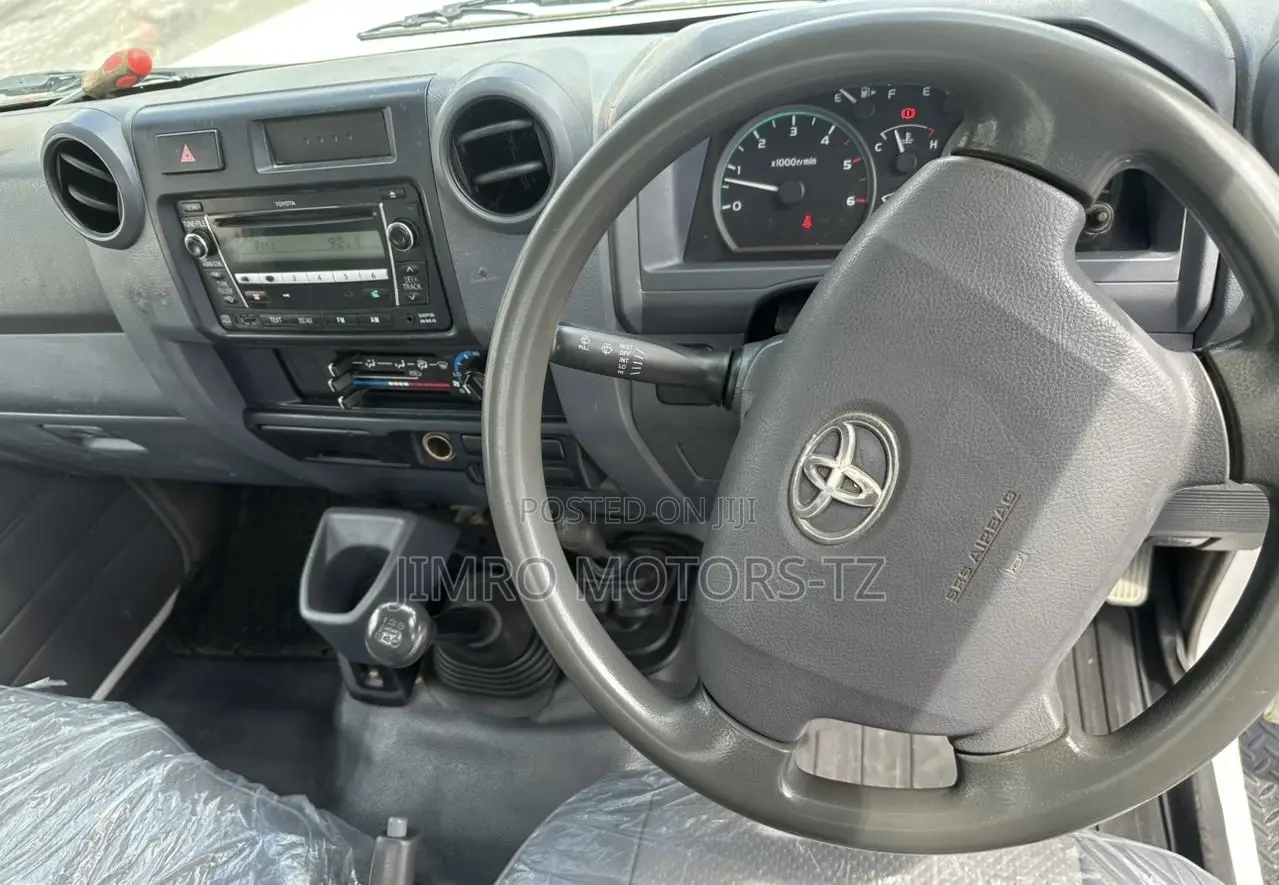 Toyota Land Cruiser 2012 White