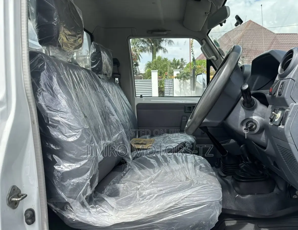 Toyota Land Cruiser 2012 White