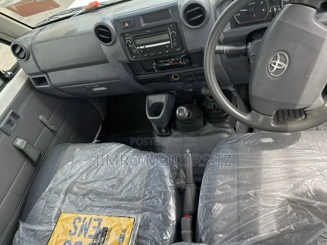 Toyota Land Cruiser 2012 White