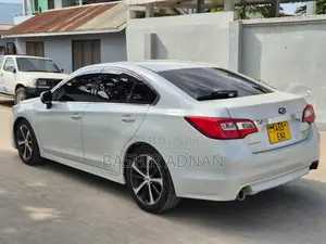 Subaru Legacy 2.5i Limited 4dr Sedan AWD (2.5L 4cyl CVT) 2015 White