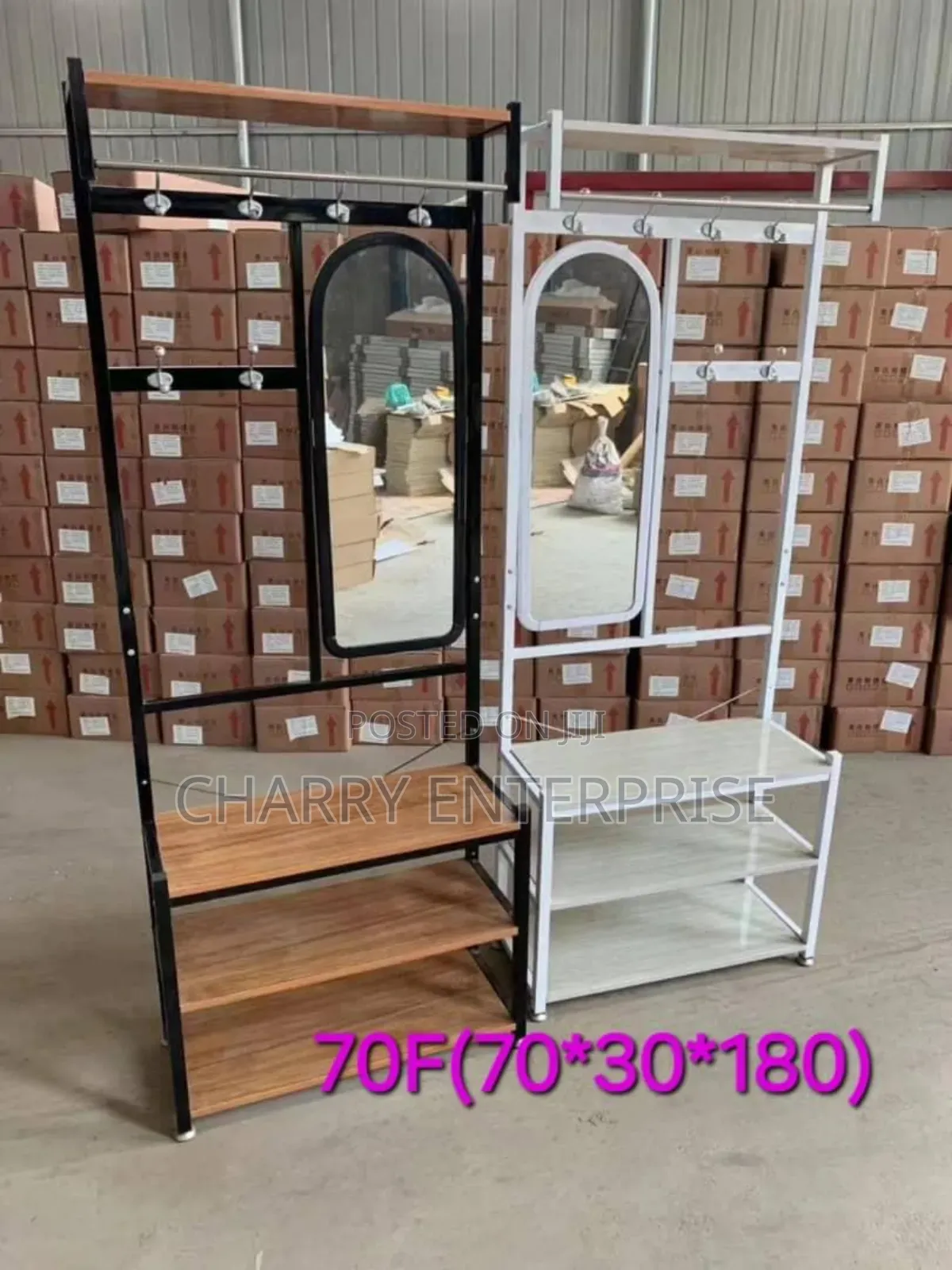 Classic Designed Dressing Table With Storage Space and Clothes Hangers