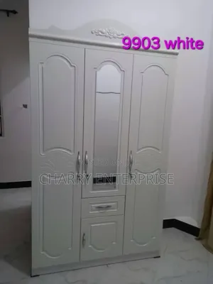 Wanaopenda 3 Doors Wardrobe Ya Kuvutia Hii Apa Kabati Zuri La Nguo