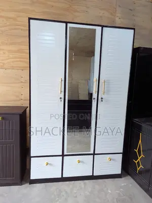 Quality Drawers Three Doors