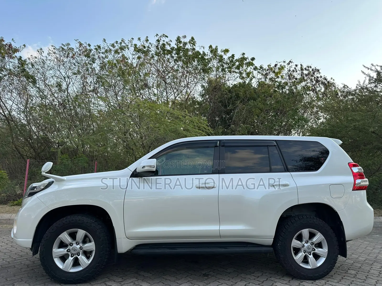 Toyota Land Cruiser Prado 2015 White