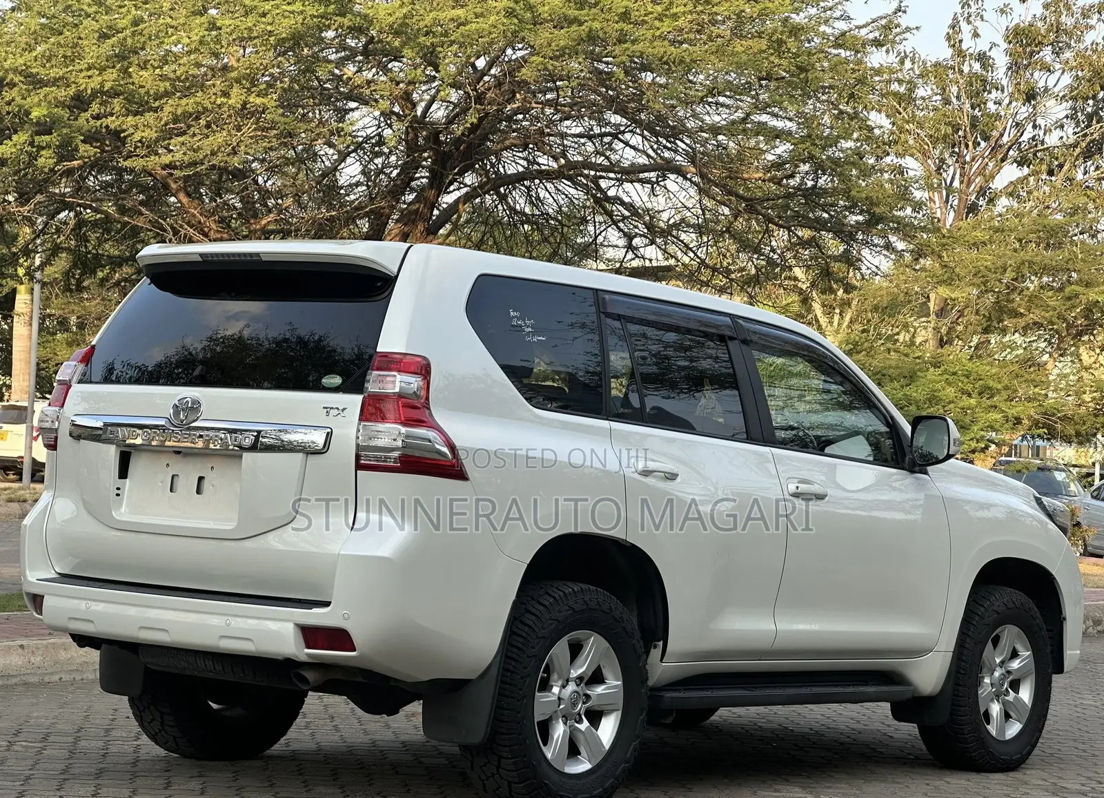 Toyota Land Cruiser Prado 2015 White
