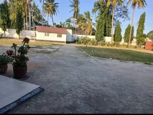 5bdrm House in Kunduchi for sale