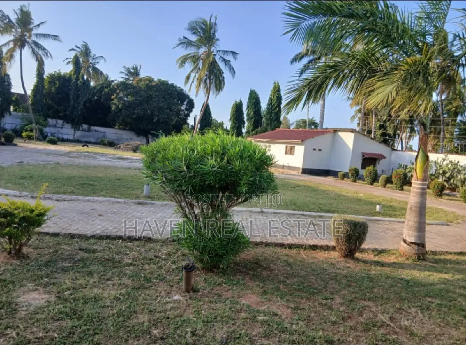 5bdrm House in Kunduchi for sale