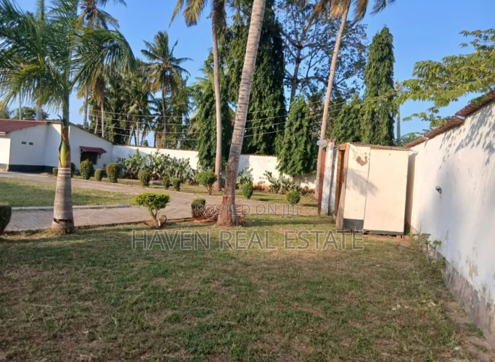 5bdrm House in Kunduchi for sale
