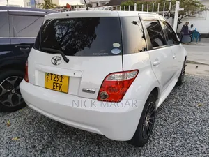 Toyota IST 2005 White