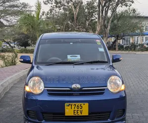 Toyota Sienta 2006 Blue