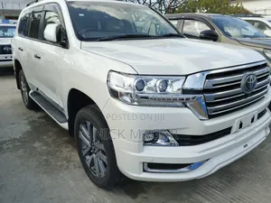 Toyota Land Cruiser 2019 White