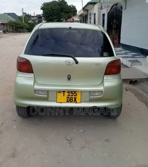 Toyota Vitz 2006 Green
