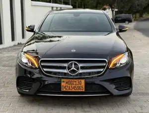 Mercedes-Benz E220 2017 Black