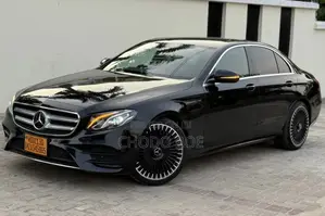 Mercedes-Benz E220 2017 Black