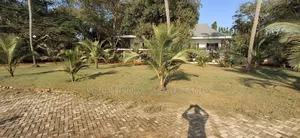 7bdrm House in Kunduchi for sale