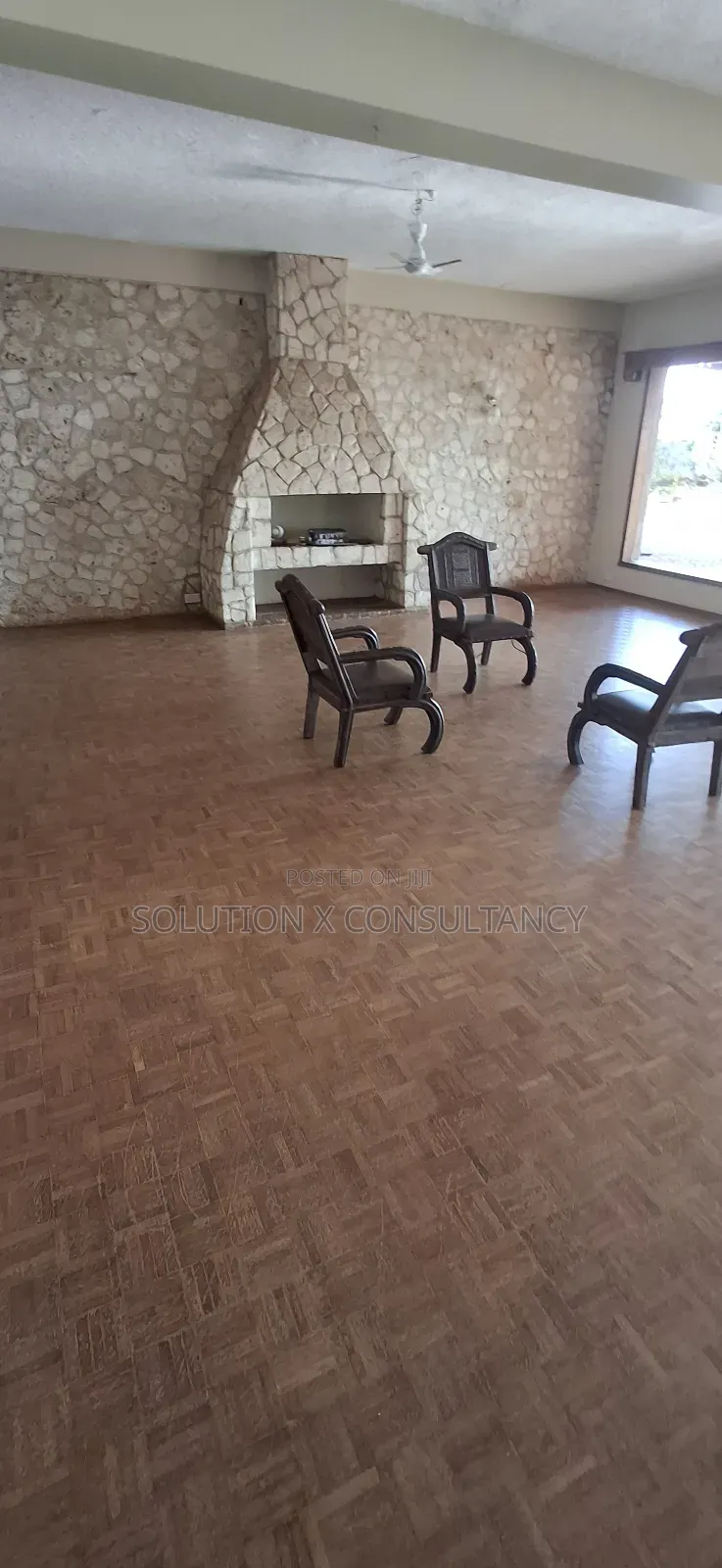 7bdrm House in Kunduchi for sale