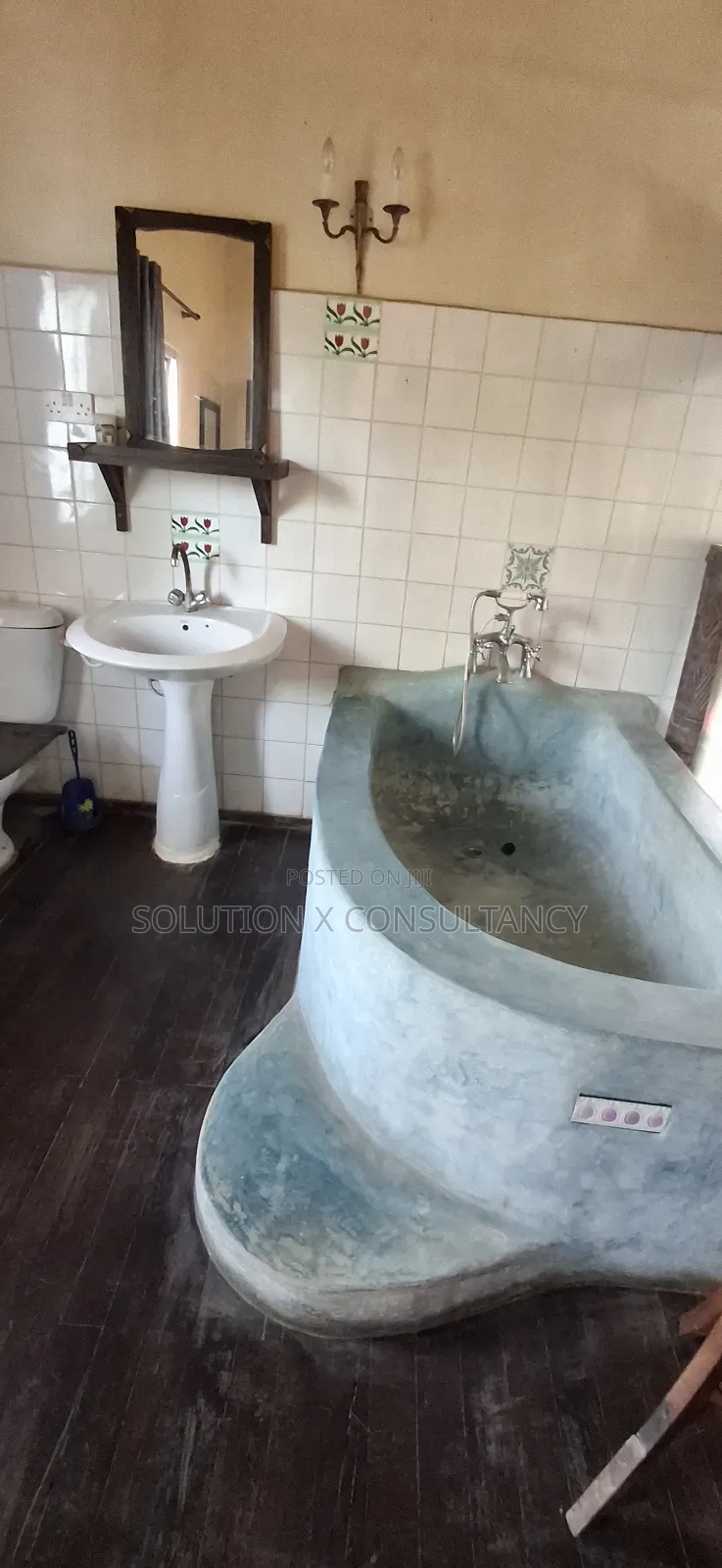 7bdrm House in Kunduchi for sale