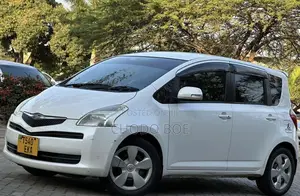 Toyota Ractis 2007 Pearl
