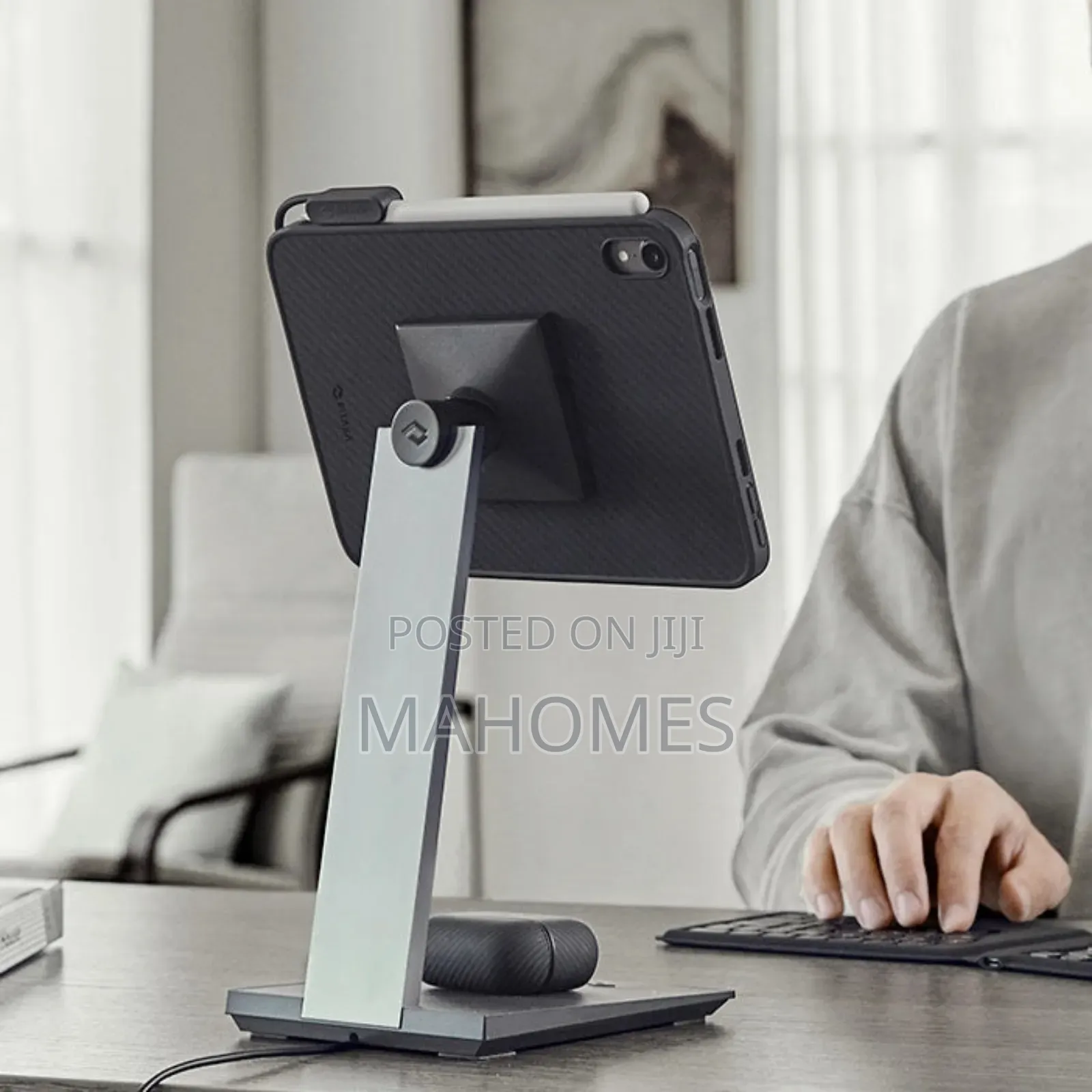Pitaka Magez - Magnetic Tablet Stand and Smartphone Wireless Charger
