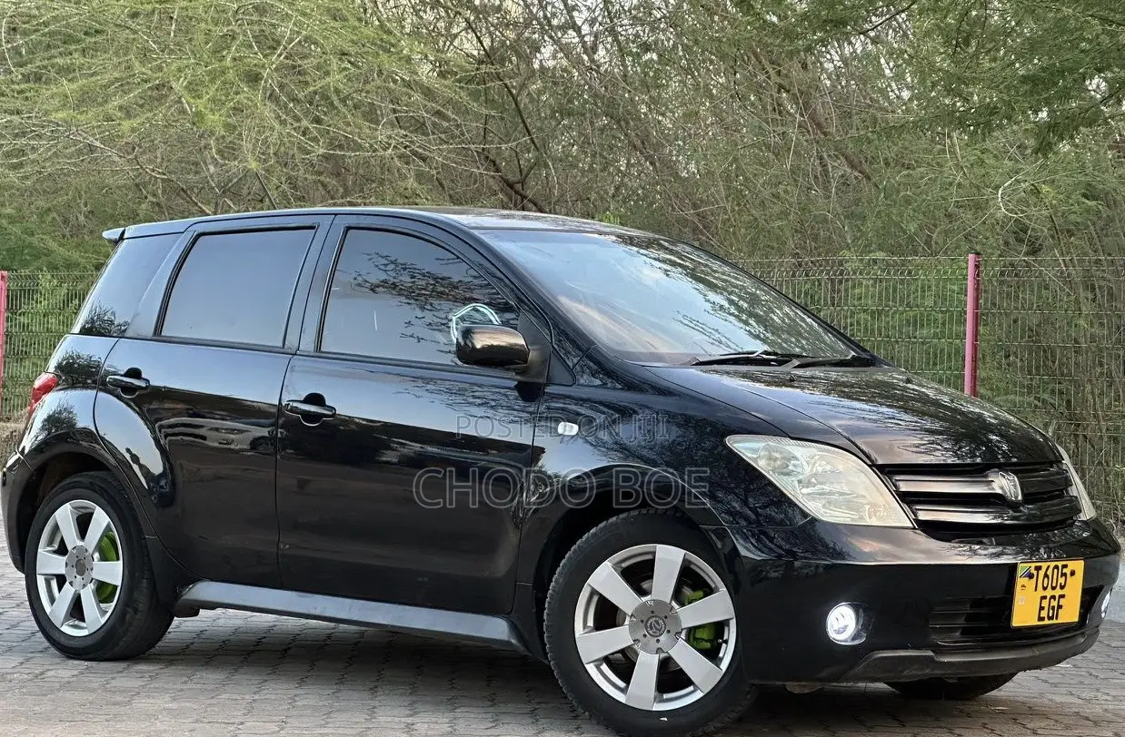 Toyota IST 2003 Black