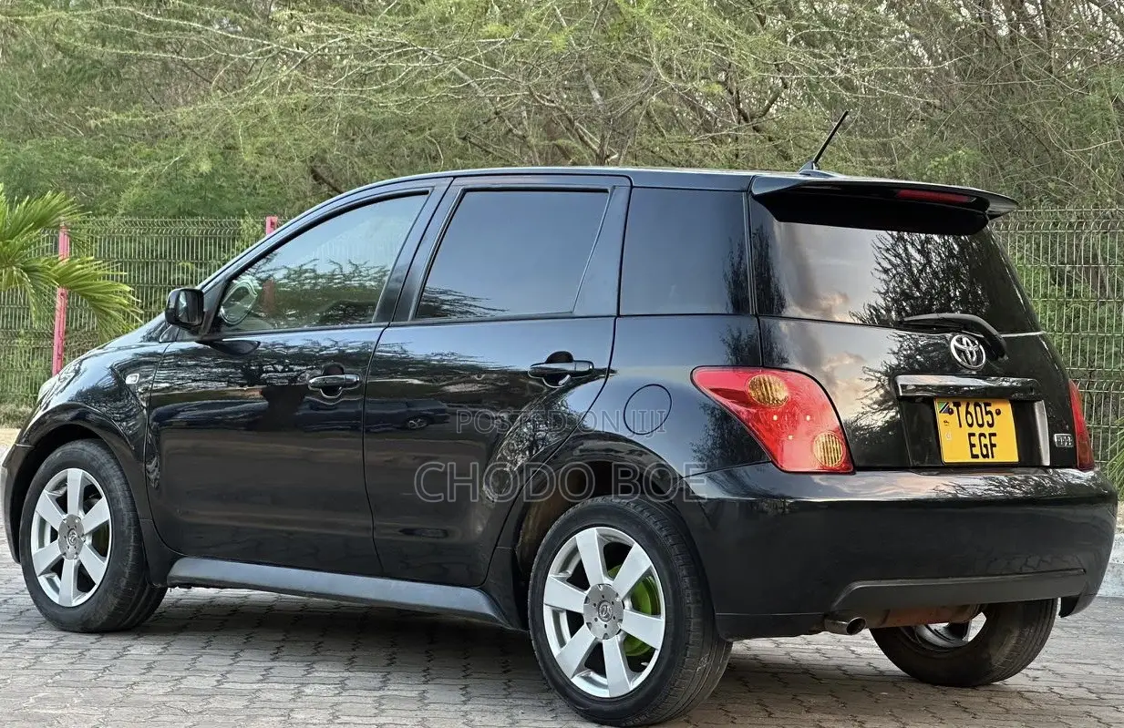 Toyota IST 2003 Black