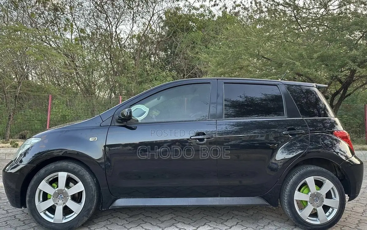 Toyota IST 2003 Black