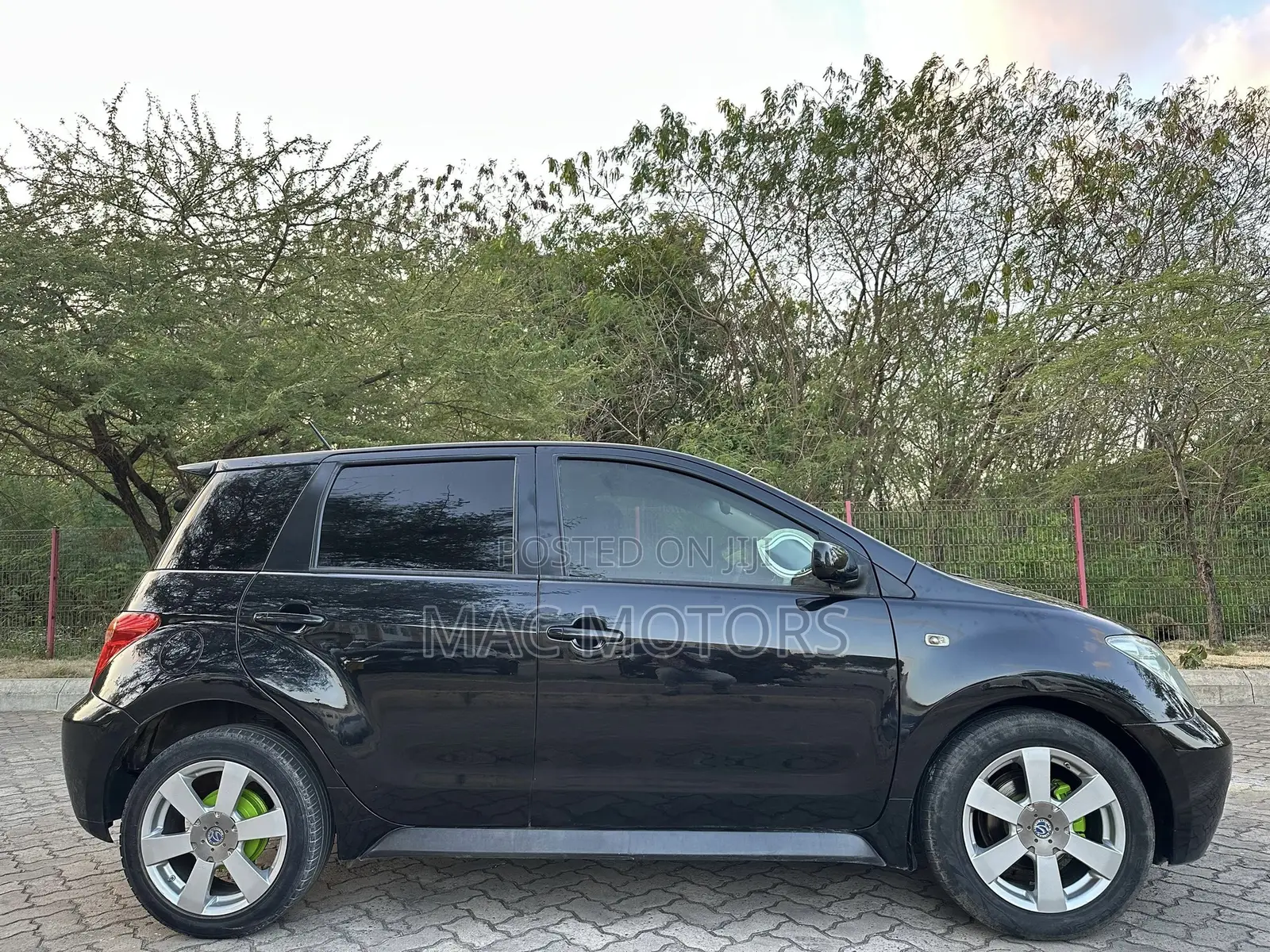 Toyota IST 2003 Black