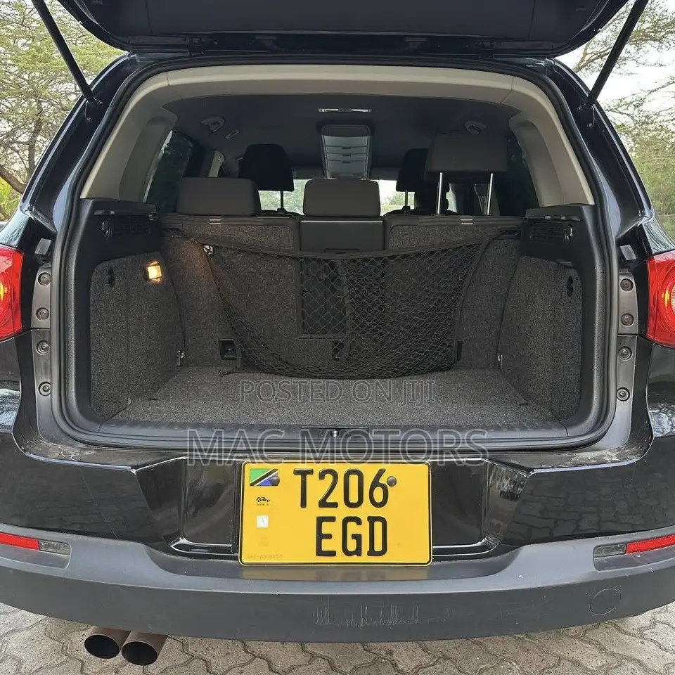 Volkswagen Tiguan 2011 Black