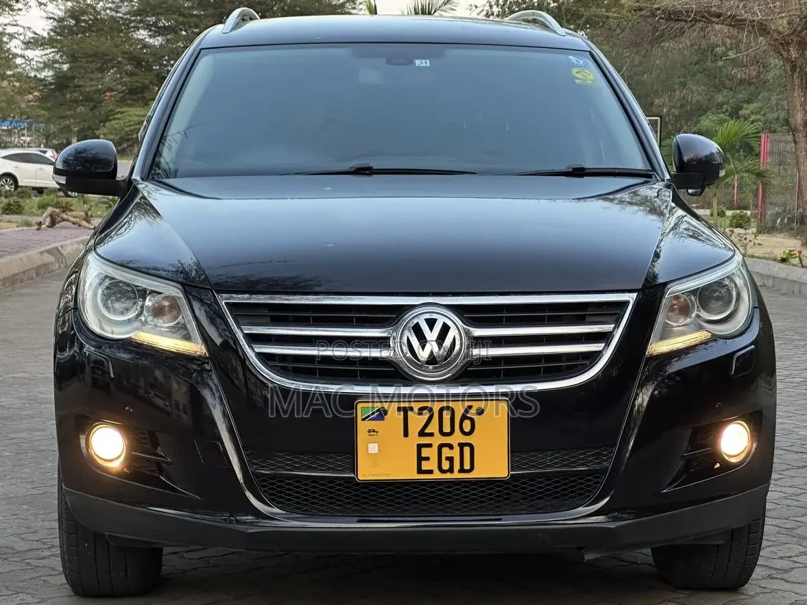 Volkswagen Tiguan 2011 Black