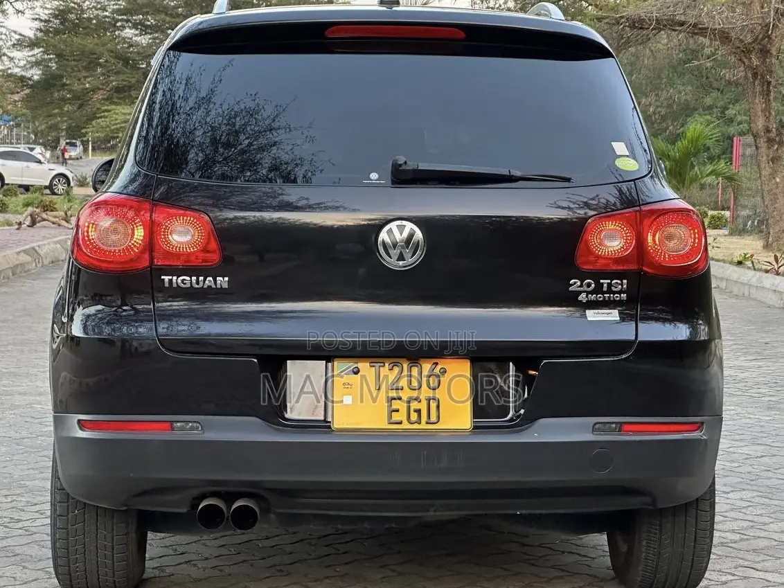 Volkswagen Tiguan 2011 Black