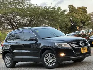 Volkswagen Tiguan 2011 Black