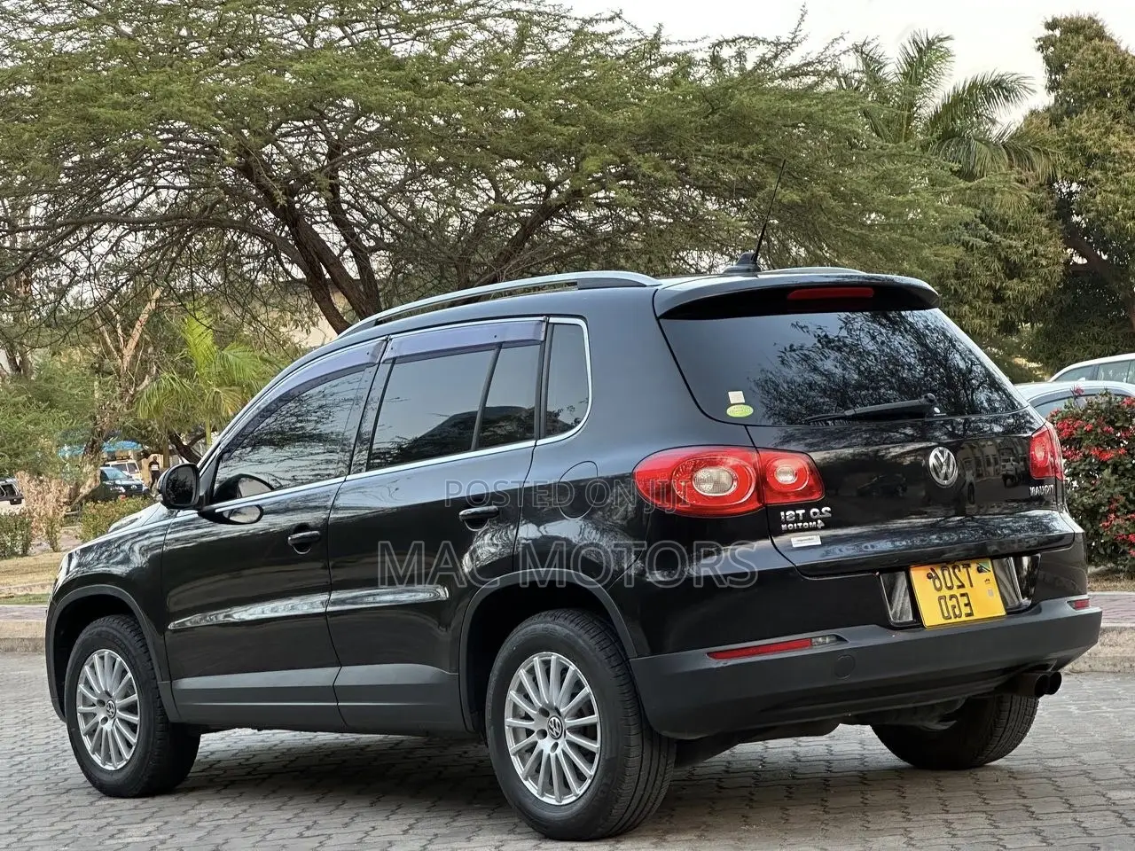Volkswagen Tiguan 2011 Black