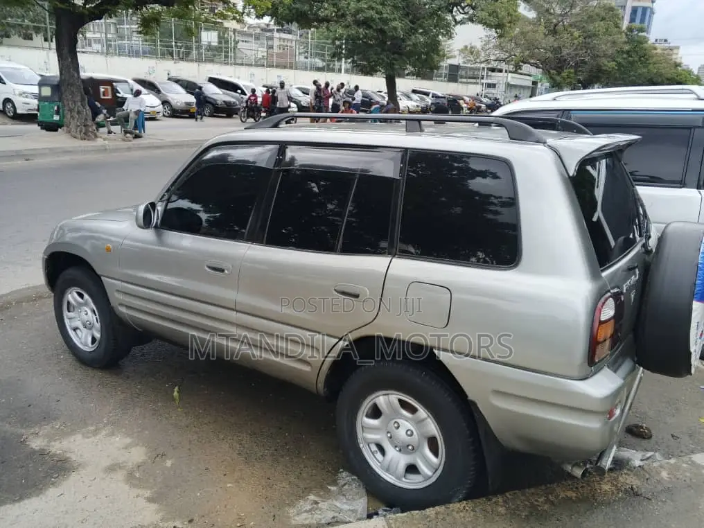 Toyota RAV4 Softtop 4x4 1999 Silver