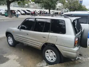 Toyota RAV4 Softtop 4x4 1999 Silver