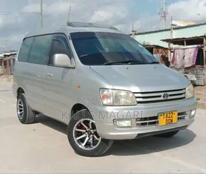 Toyota Noah 2003 Silver