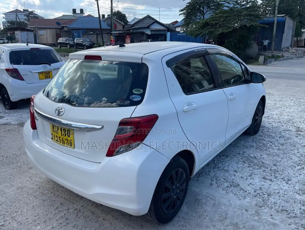 Toyota Vitz 2014 White