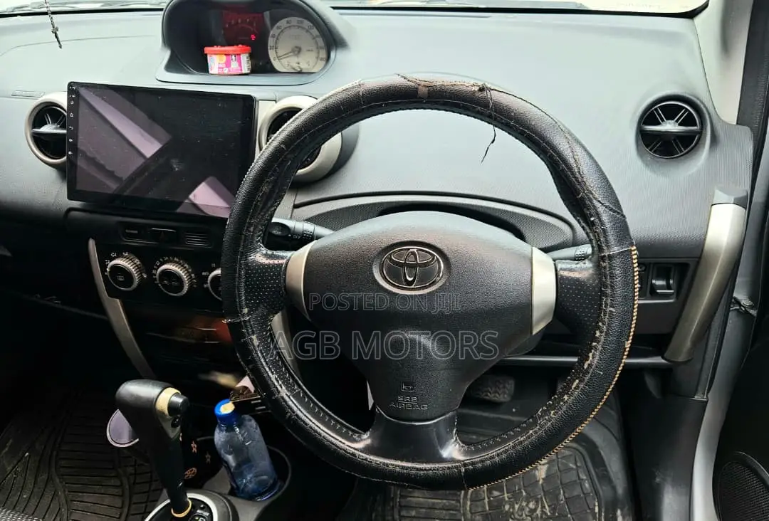 Toyota IST 2003 Silver