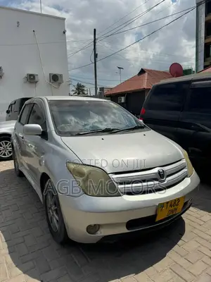 Toyota IST 2003 Silver
