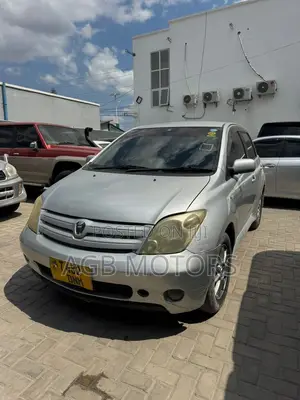 Toyota IST 2003 Silver