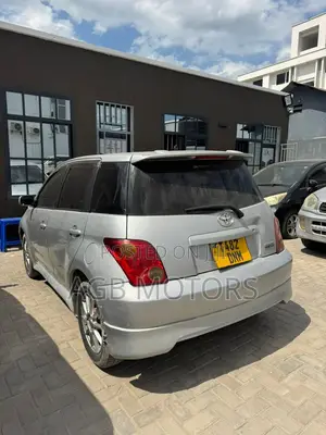 Toyota IST 2003 Silver
