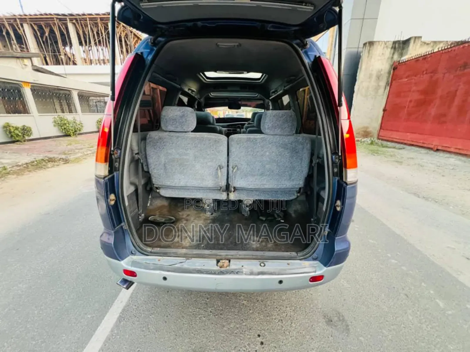 Toyota Noah 2002 Blue