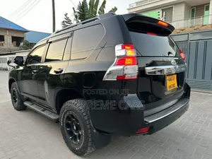 Toyota Land Cruiser Prado 2016 Black