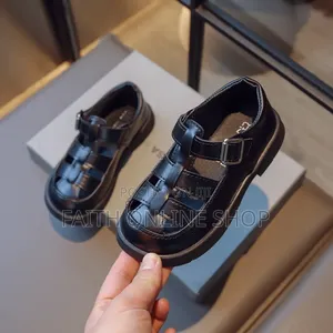 Stylish Kids' Buckle Sandals – Black Leather Look